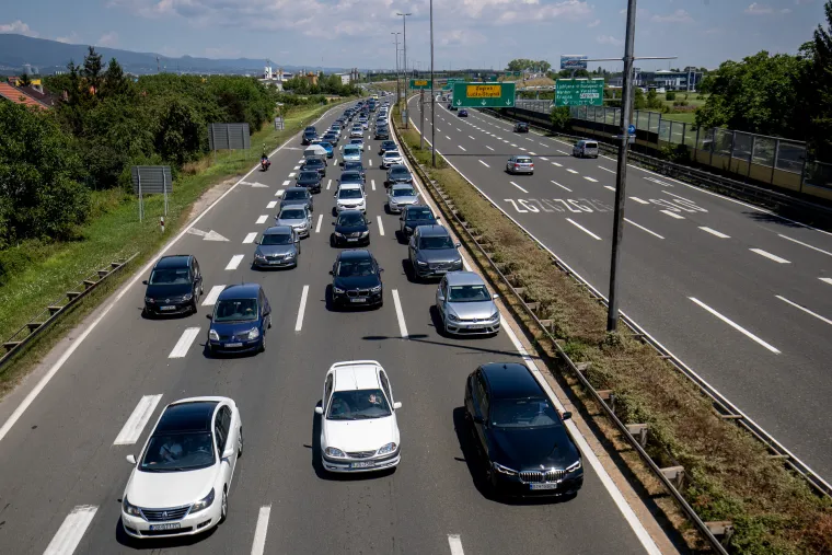 Desant na Jadran: I bez termometra po slikama s Lučkog znamo da je ljeto počelo