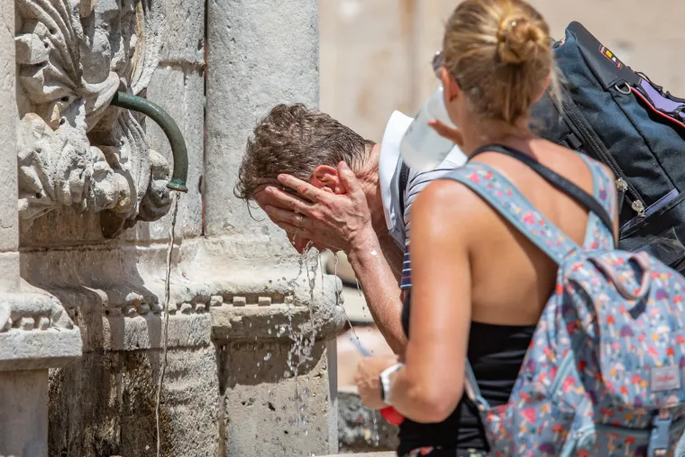 Najvi&scaron;e službene temperature zabilježene u Južnoj Africi (51,5 &deg; C) zabilježene su jednog ljeta tijekom bergwinda koji se dogodio duž obale Istočnog Rta.