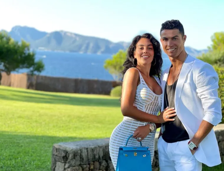 Cristiano i Georgina iza&scaron;li u provod: Sretnih lica uživali s prijateljima i poznanicima