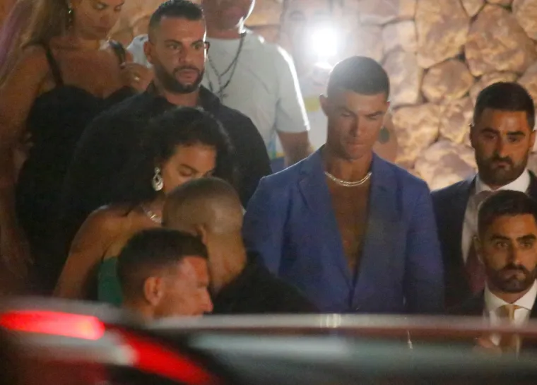 Cristiano i Georgina pojavili se u klubu na poznatoj destinaciji na Mediteranu, nisu mogli skinuti ruke jedno s drugog