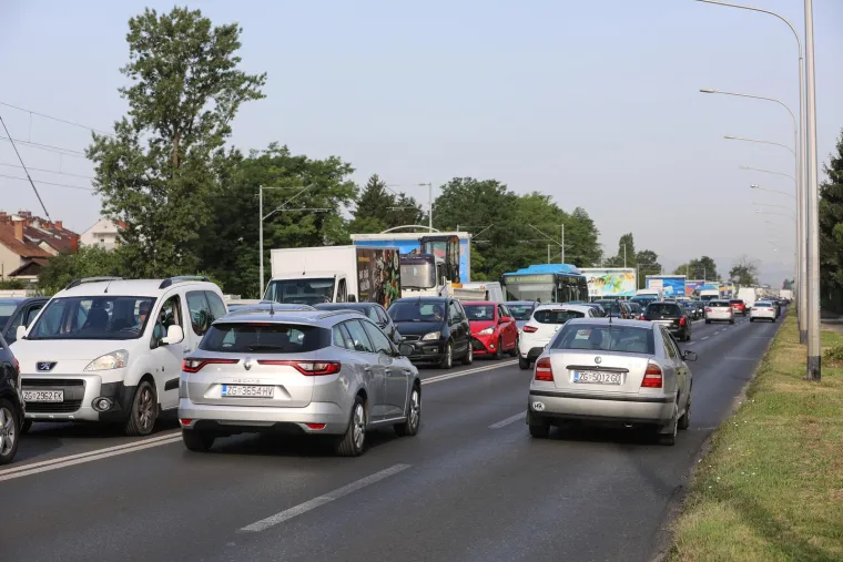 Zagrepčani ne gubite živce: Pogledajte kilometarske kolone sve do Gajnica zbog radova na pothodniku u &Scaron;korpikovoj ulici
