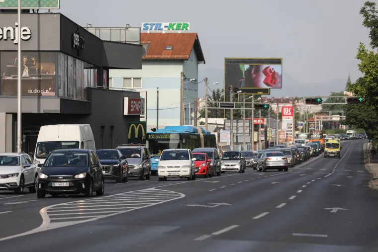Zagrepčani ne gubite živce: Pogledajte kilometarske kolone sve do Gajnica zbog radova na pothodniku u &Scaron;korpikovoj ulici