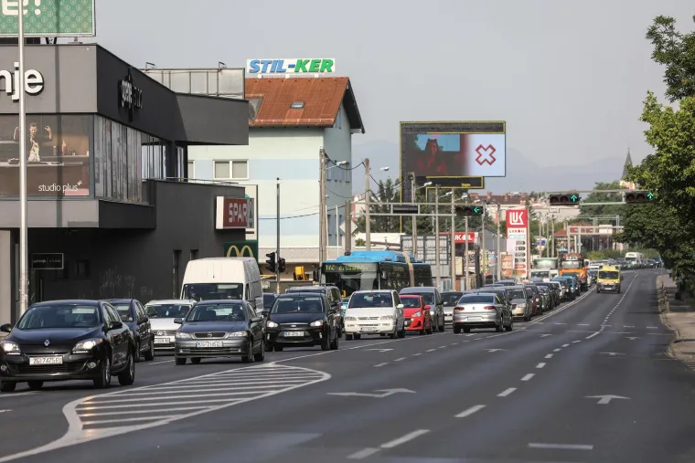 Zagrepčani ne gubite živce: Pogledajte kilometarske kolone sve do Gajnica zbog radova na pothodniku u &Scaron;korpikovoj ulici