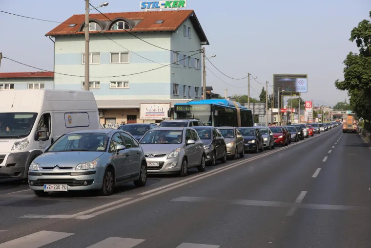 Zagrepčani ne gubite živce: Pogledajte kilometarske kolone sve do Gajnica zbog radova na pothodniku u &Scaron;korpikovoj ulici