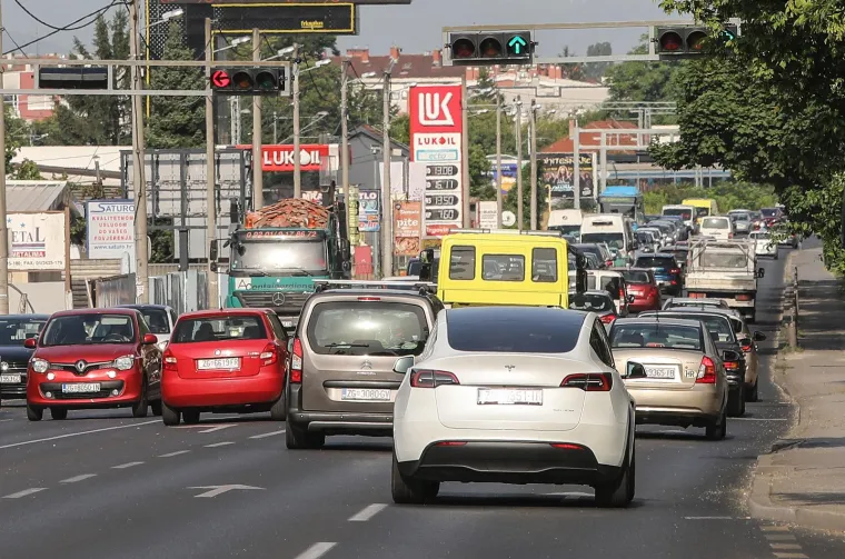 Zagrepčani ne gubite živce: Pogledajte kilometarske kolone sve do Gajnica zbog radova na pothodniku u &Scaron;korpikovoj ulici