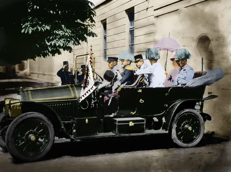 Nakon što je izvršio svoj cilj Princip je uperio pištolj u sebe. Međutim čovjek koji je primijetio što je Princip učinio uhvatio ga je za desnu ruku i spriječio ga u pokušaju samoubojstva. Ubrzo su stigla i dva policajca koja su uhitila Principa. Nakon saslušanja Principa i Čabrinovića, oni su odali svoje drugove u zavjeri koji su, osim Muhameda Mehmedbašića koji je uspio pobjeći u Srbiju, uhvaćeni i osuđeni za ubojstvo i izdaju. Prema važećem zakonu maloljetne osobe (ispod 21 godine) nisu mogle biti osuđene na smrt te su osuđeni na 20 godina zatvora.