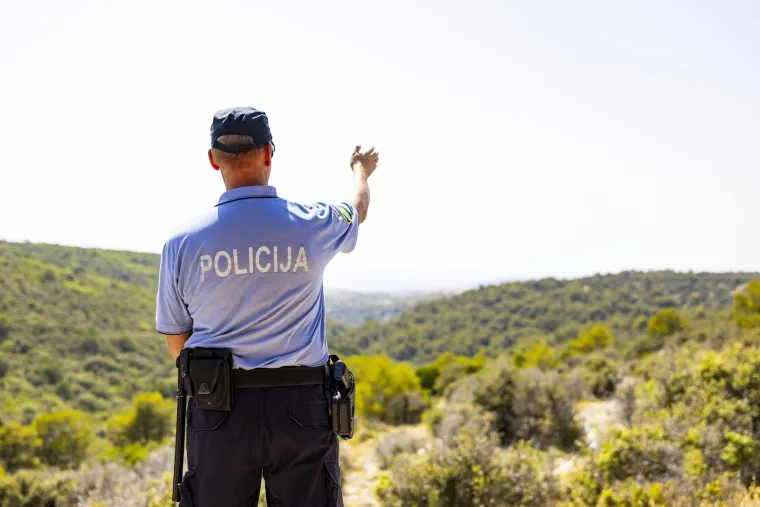 &quot;Zbog svega navedenog, helikopter s ozlijeđenima je s Brača poletio tek u 12:30, a tada su ozlijeđeni već mogli biti u bolnici najmanje sat vremena&quot;, zaključio je Granić.