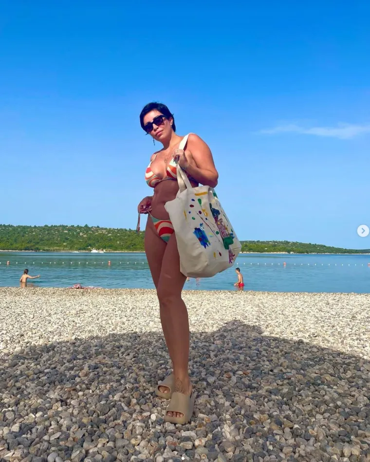Lana Klingor Mihić pozirala u badiću i objavila fotke bez filtera: 'Nismo savršene i ne trebamo biti'