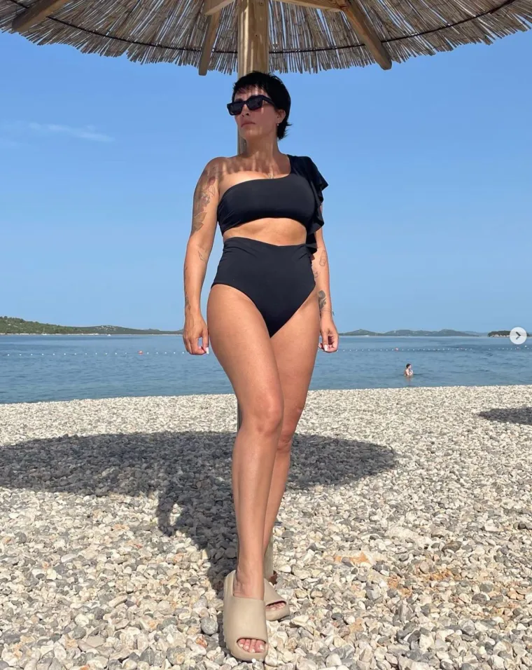 Lana Klingor Mihić pozirala u badiću i objavila fotke bez filtera: 'Nismo savršene i ne trebamo biti'