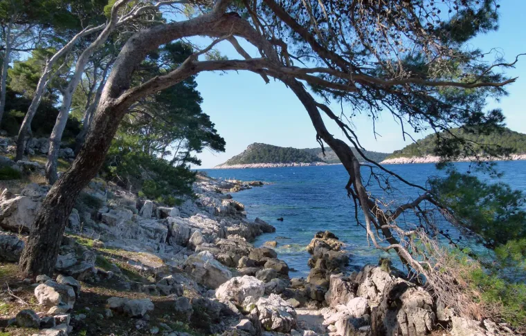  Lastovo, iako još uvijek mnogima nepoznata lokacija, oaza koja oduševljava mirom i netaknutom prirodom.