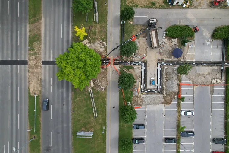 U Novom Zagrebu traju radovi na revitalizaciji vodovodne mreže. Revitalizacija podrazumijeva zamjenu zastarjelih vrelovodnih cijevi novima, što znači ciljane i planirane obustave isporuke tople vode u određenim zagrebačkim kvartovima.