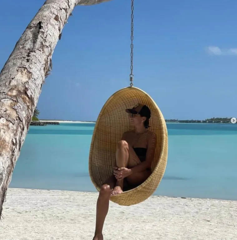 Iva je nakon tog skandal i burnog razvoda bila u vezi s poduzetnikom Denisom Popovićem, no njihova ljubav ipak nije opstala. Bivša tenisačica je potom bila u vezi s direktorom Plive Sinišom Žanetićem.