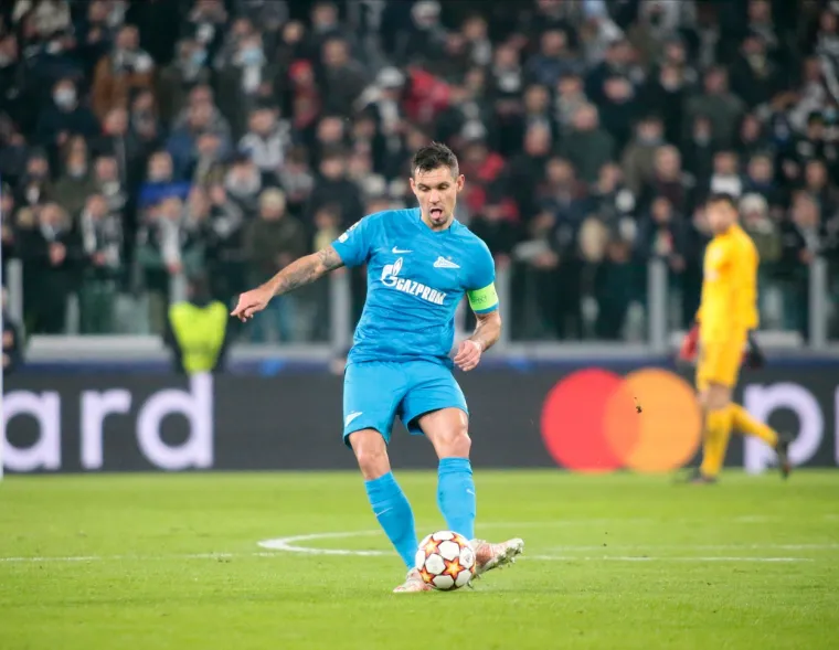 Prema istim izvorima, Dejan Lovren je drugi najplaćeniji nogometa&scaron; Zenita s bruto zaradom od 7.1 milijun eura. Jedini koji ima veća primanja od njega u ruskom klubu je Brazilac Malcom