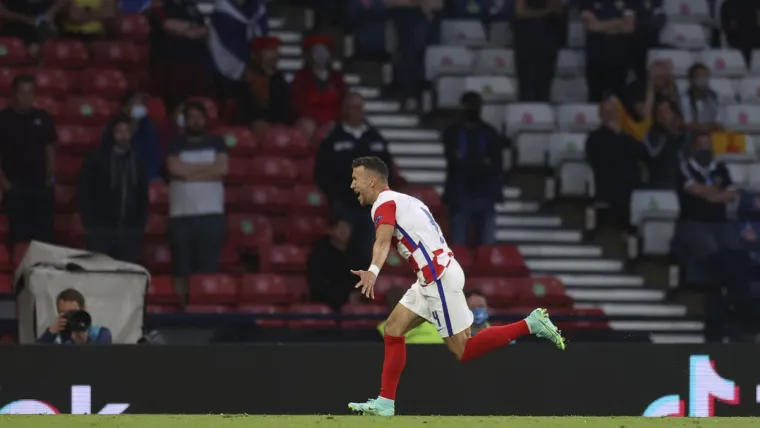 Prema podacima iz engleskih medija Ivan Peri&scaron;ić u Tottenhamu zarađuje dvostruko vi&scaron;e nego u Interu te se njegova plaća kreće oko 11 milijuna eura bruto na godi&scaron;njoj razini.