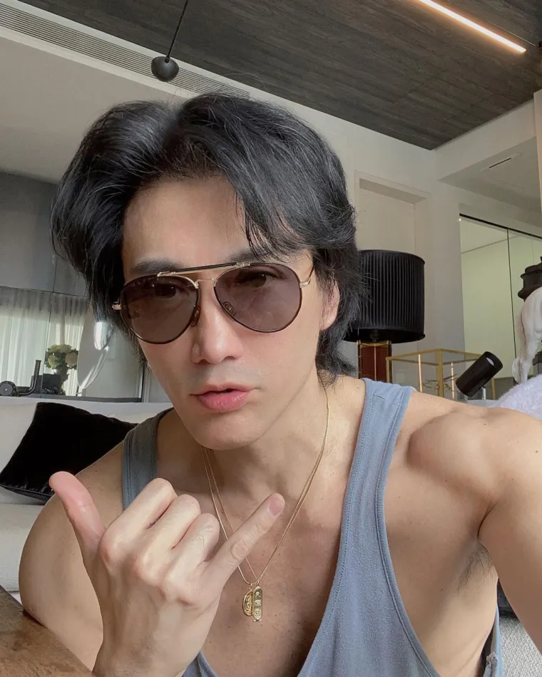 Što se njegove tjelesne građe tiče, on čvrsto vjeruje da je dijeta vrlo važna. &quot;Vi ste ono što jedete&quot;, kaže on i pridržava se teorije da je izgled tijela 70 posto posljedica hrane koju konzumirate, a 30 posto vježbanja.