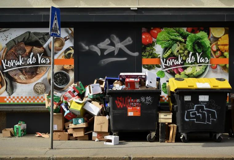 I u centru sve puno smeća