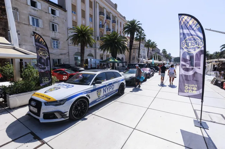 Pogledajte luksuzne jurilice koje su odu&scaron;evile Splićane: Među njima se na&scaron;ao i jedan 'fićo', a sve kako bi pomogli djeci