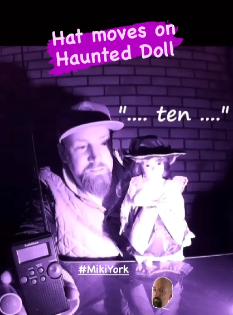 119 godina stara lutka tjera mu obitelj i goste, ali on se svoje Janice ne odriče: 'Tu i tamo namigne, skoči...'