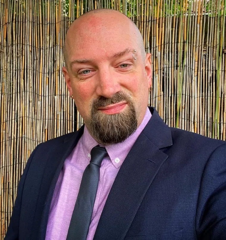 119 godina stara lutka tjera mu obitelj i goste, ali on se svoje Janice ne odriče: 'Tu i tamo namigne, skoči...'