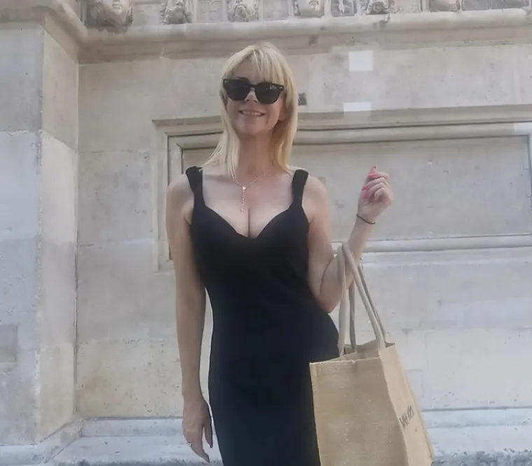 Okej, imamo dokaz: Mila Elegović ne stari! Glumica se skinula u bikini i u 53. godini izgleda brutalno