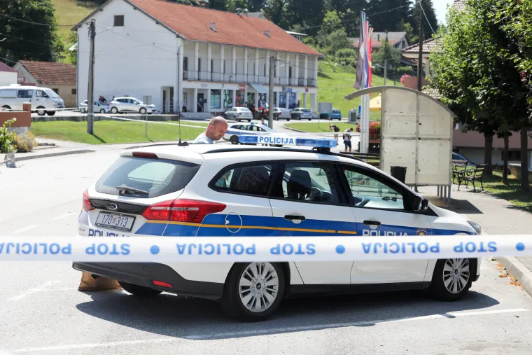 Pogledajte kako izgleda mjesto na kojem je raznesen bankomat. Do&scaron;lo je i do te&scaron;kog poku&scaron;aja ubojstva policajca
