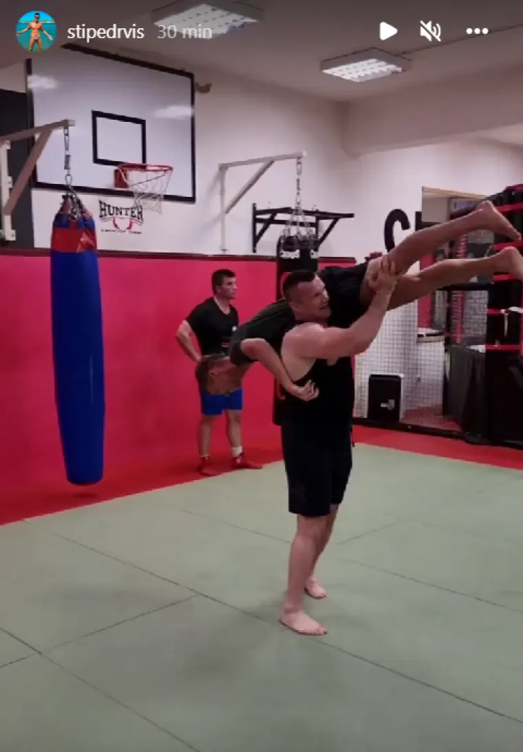 Nećete vjerovati tko je došao trenirati s Cro Copom i pogledajte što mu legendarni Mirko radi u svojoj dvorani