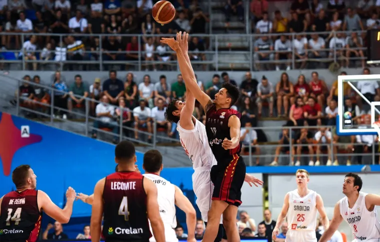 U Belgiji ga vi&scaron;e cijene nego u Hrvatskoj, a sad je srpskim ko&scaron;arka&scaron;ima usred Ni&scaron;a ugasio svjetlo i bacio ih u očaj