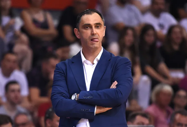 U Belgiji ga vi&scaron;e cijene nego u Hrvatskoj, a sad je srpskim ko&scaron;arka&scaron;ima usred Ni&scaron;a ugasio svjetlo i bacio ih u očaj