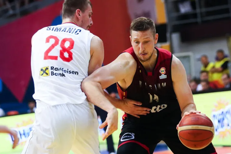 U Belgiji ga vi&scaron;e cijene nego u Hrvatskoj, a sad je srpskim ko&scaron;arka&scaron;ima usred Ni&scaron;a ugasio svjetlo i bacio ih u očaj