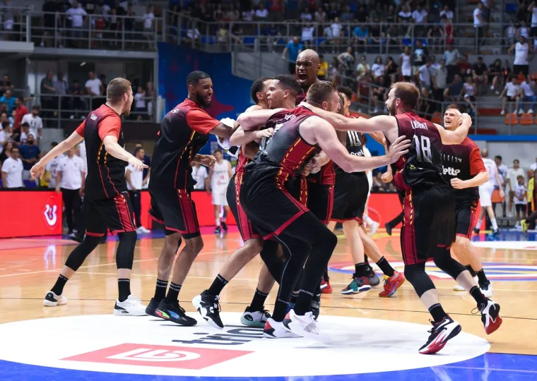 U Belgiji ga vi&scaron;e cijene nego u Hrvatskoj, a sad je srpskim ko&scaron;arka&scaron;ima usred Ni&scaron;a ugasio svjetlo i bacio ih u očaj