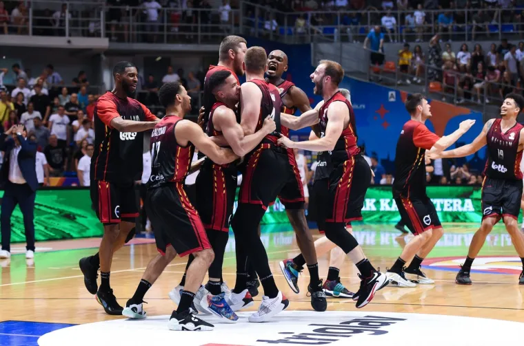 U Belgiji ga vi&scaron;e cijene nego u Hrvatskoj, a sad je srpskim ko&scaron;arka&scaron;ima usred Ni&scaron;a ugasio svjetlo i bacio ih u očaj