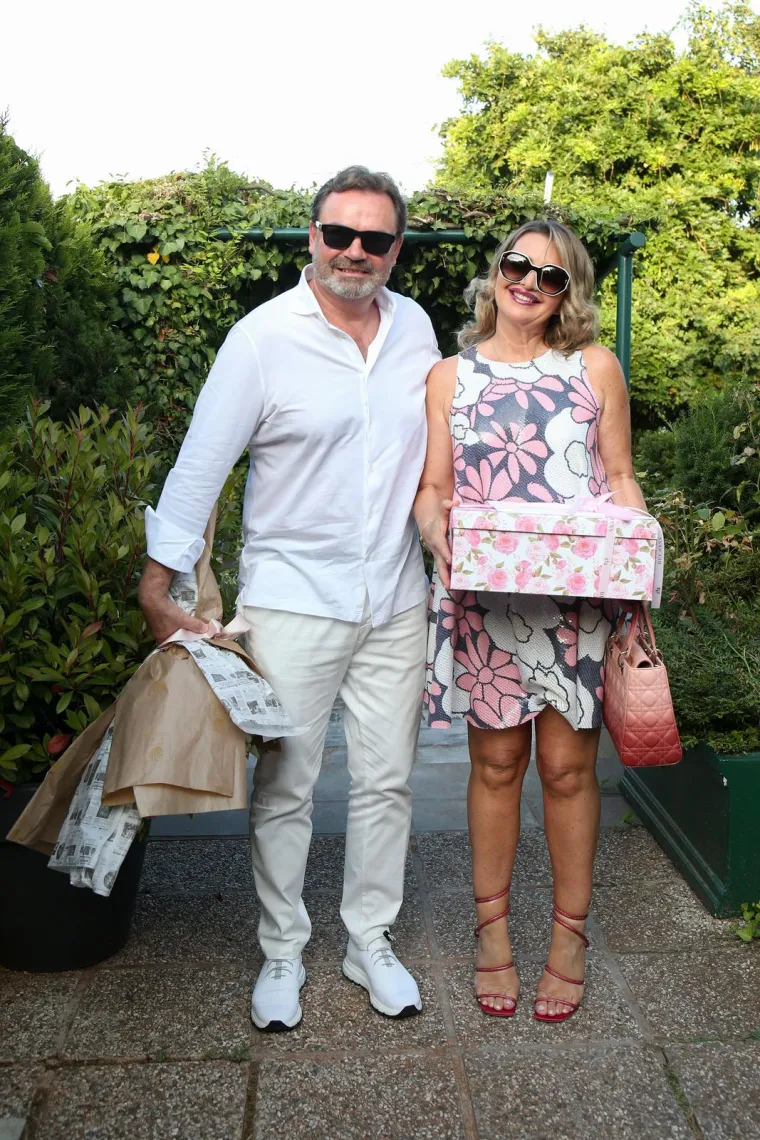 Franz i Snježana Schillinger su također do&scaron;li na proslavu s poklonom i buketom ruža. 