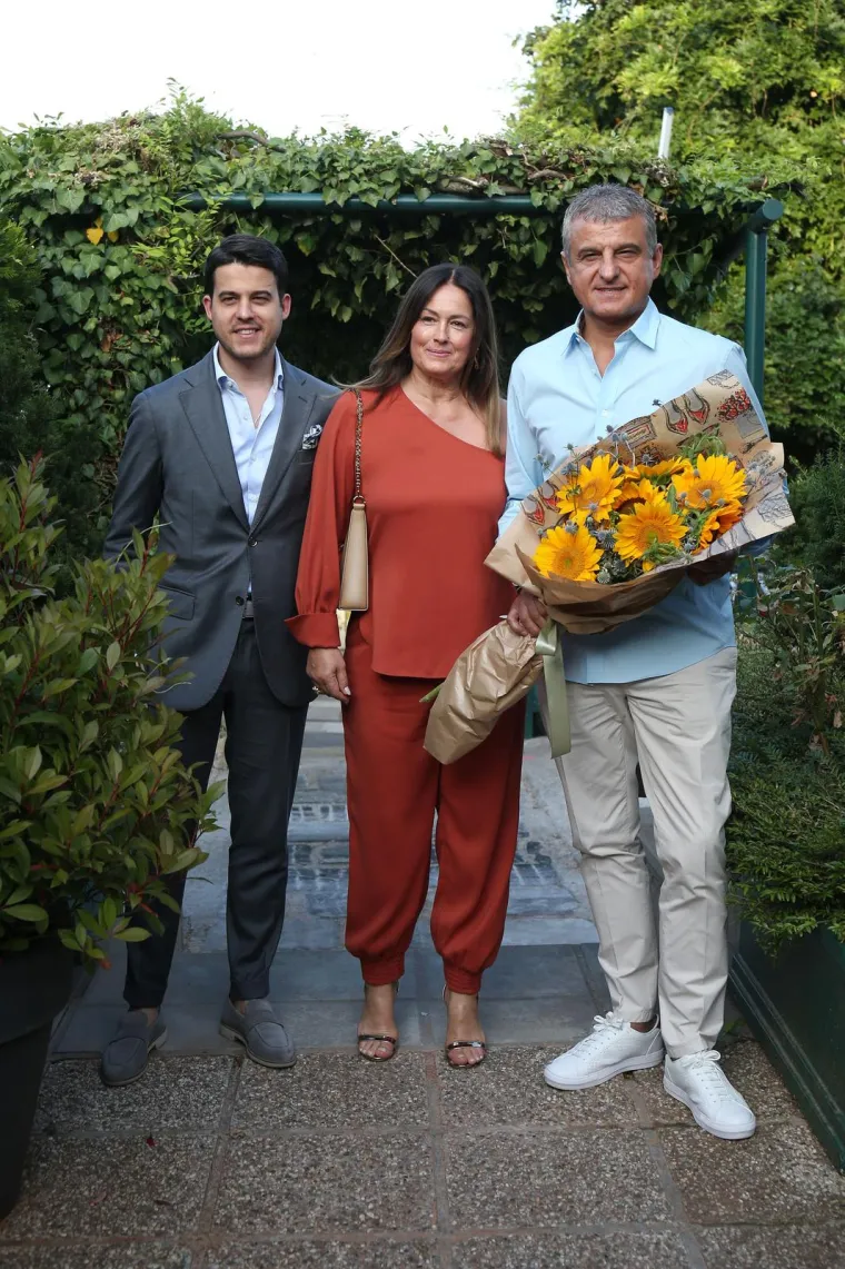 Nina Badrić na rođendanski tulum pozvala 140 ljudi: Plijenila je pažnju neobičnom haljinom, ali Jelena Rozga ju je umalo zasjenila