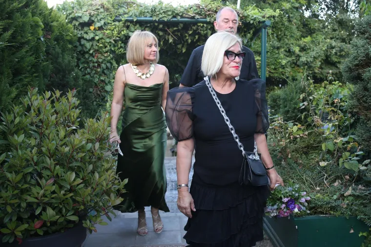 Nina Badrić na rođendanski tulum pozvala 140 ljudi: Plijenila je pažnju neobičnom haljinom, ali Jelena Rozga ju je umalo zasjenila