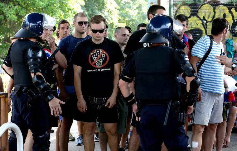 Pogledajte kakav show je Torcida napravila kada je posljednji puta stigla na ljetni derbi vlakom