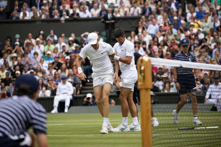 Đoković je lovio zaostatak, ali nije ni sekundu oklijevao otići u pomoć ozlijeđenom protivniku