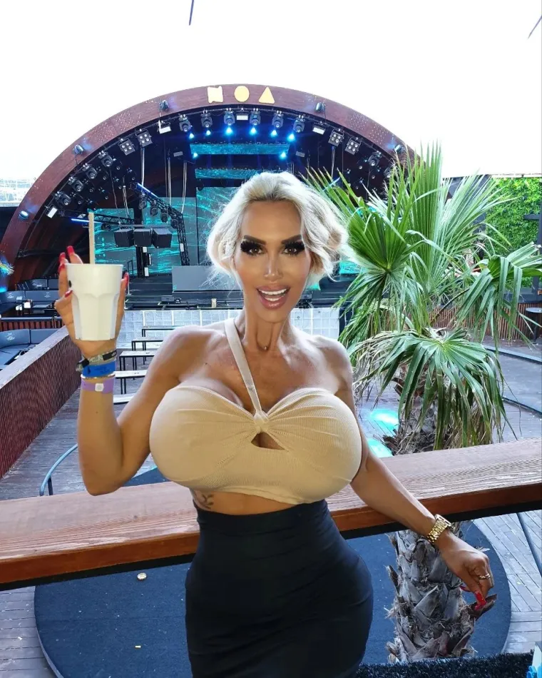 Lo&scaron;e se živi u Hrvatskoj, može&scaron; misliti! Navr&scaron;it ću 41 godinu i osjećam se kao da imam 25. Godine su samo broj", napisala je &Scaron;panjolka ispod jo&scaron; jedne fotke s Paga.