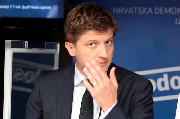 Pogledajte kako se Marić mijenjao kroz godine: Promjenu smo skužili tek kad je do&scaron;la korona pa je stavio masku