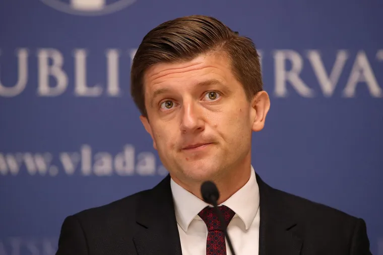 Pogledajte kako se Marić mijenjao kroz godine: Promjenu smo skužili tek kad je do&scaron;la korona pa je stavio masku