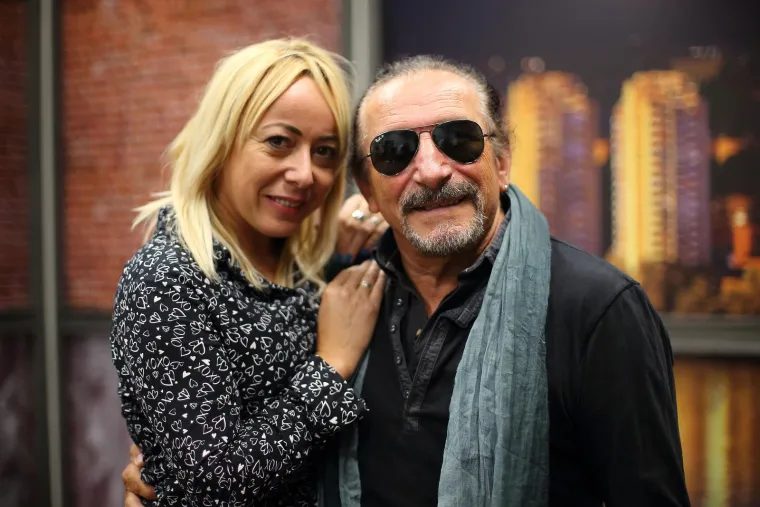 Iako se čini da su Ružica i Željko Bebek oduvijek skupa, to baš i nije tako. Željko je prvi brak sklopio sa Spomenkom s kojom ima kćer Silviju, a drugi sa Sandrom koja mu je rodila Biancu.