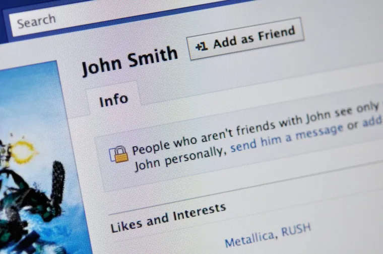 Ako se dulje vrijeme ne prijavljujete na svoj račun, Facebook ga može potpuno izbrisati. Nije jasno koliko vremena imate, ali Facebookova pravila kažu da bi mogli &quot;eliminirati račune s produljenim mirovanjem&quot;.