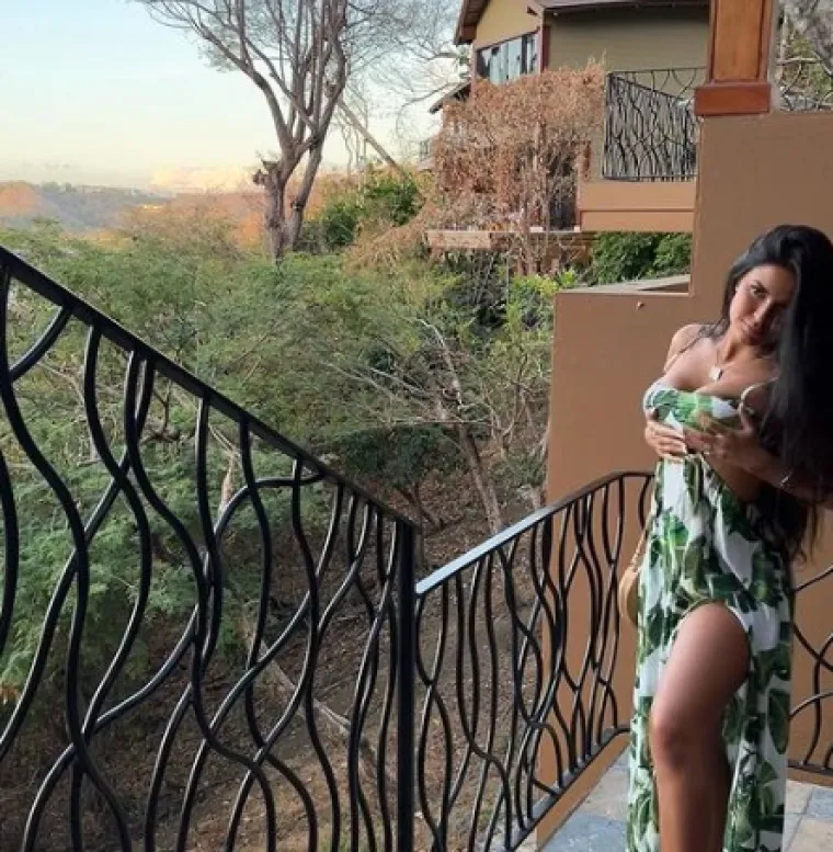 Nesta&scaron;na supruga NFL igrača ba&scaron; nema srama: Zajedno s opakom frendicom pokazala je svoje obline čitavoj naciji