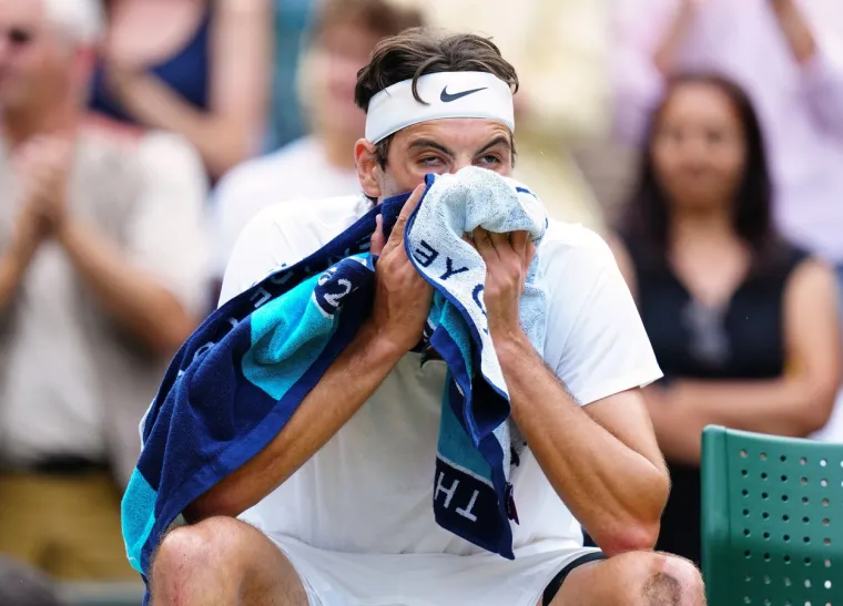 Nadal preživio šok i u dramatičnih pet setova izborio polufinale Wimbledona. Pogledajte prizore koji ostavljaju bez daha