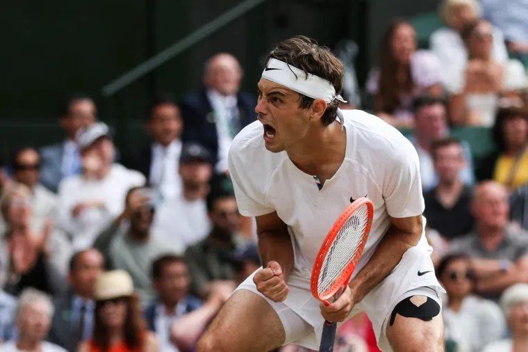 Nadal preživio &scaron;ok i u dramatičnih pet setova izborio polufinale Wimbledona. Pogledajte prizore koji ostavljaju bez daha