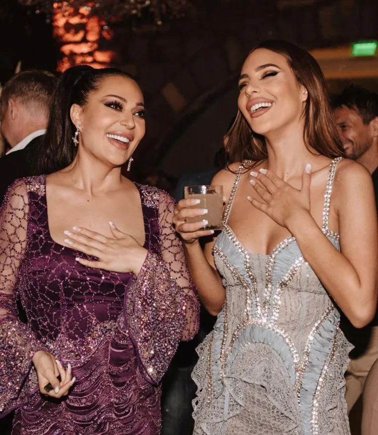 Voditeljica je zatim rekla da obožava Cecu te da će možda snimiti duet s njom ili s njezinom kćerkom Anastasijom, koja se također bavi glazbom. 