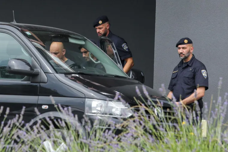 Nakon pretresa njegove vinarije u Virovitici, odvezla ga policija