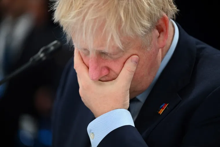 Boris Johnson je i otac kćerke Stephanie, rođene 2009., koju dijeli s novinarkom Helen MacIntyre. 2010. otkriveno je da je političar dobio kćer s umjetničkom savjetnicom Helen, tijekom braka s drugom suprugom Marinom, piše Hello Magazine. Isprva je Boris poricao očinstvo i nije bio naveden u rodnom listu, a dan danas se ne vjeruje da Stephaniena starija polubraća ili njezin otac imaju bilo kakve veze s njom.