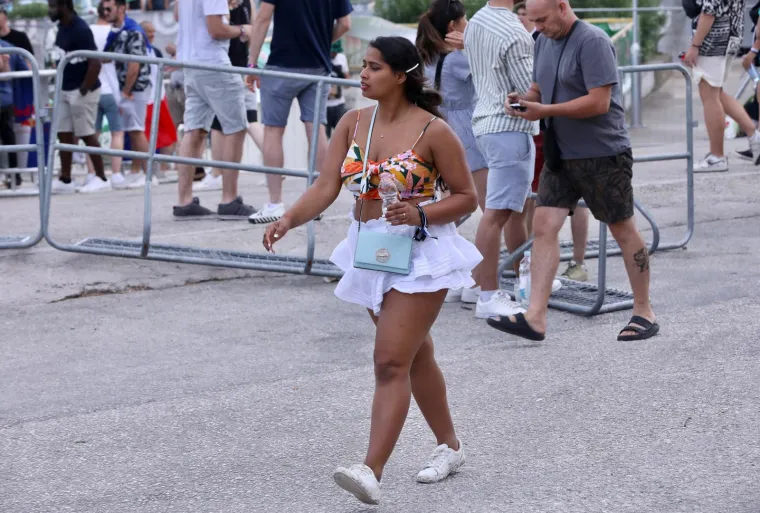 Curke na festivalu nemaju nikakvih kočnica u seksi modi, sijevale su i gole grudi - nekima bi glava mogla zakuhati