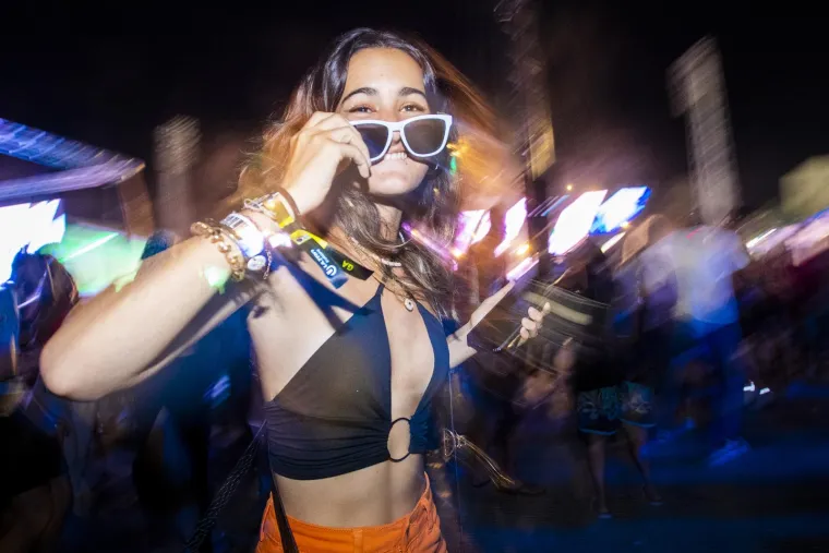 Curke na festivalu nemaju nikakvih kočnica u seksi modi, sijevale su i gole grudi - nekima bi glava mogla zakuhati