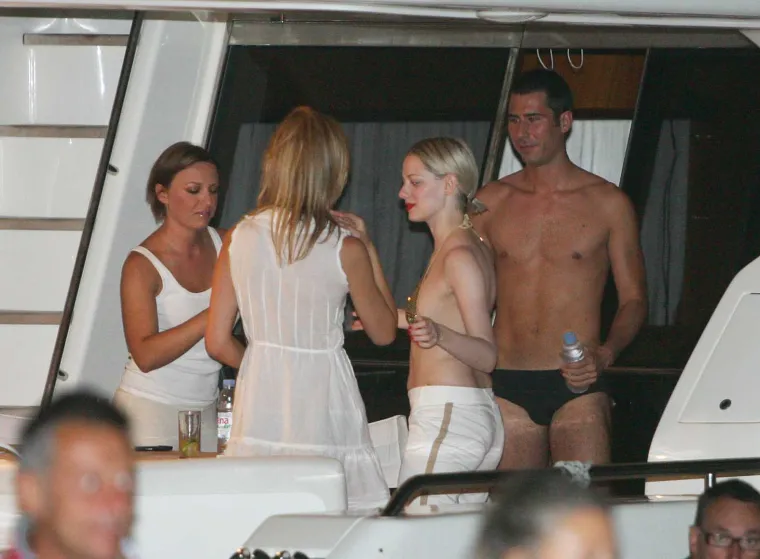 Jelena Veljača i Roman Majetić svoju ljubav nisu skrivali, evo kako su se zabavljali na jahti Željka Mitrovića